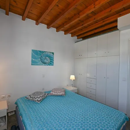 Tzados Sunny Casa de Férias Kariá