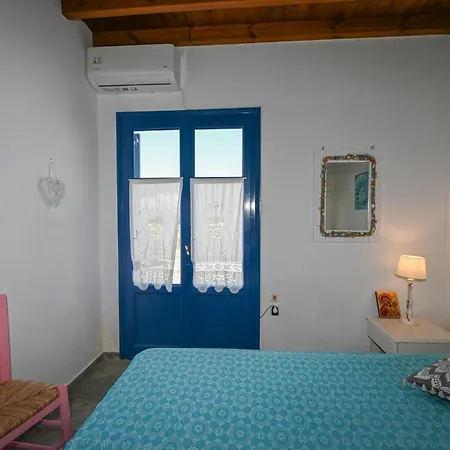 Holiday home Tzados Sunny *
